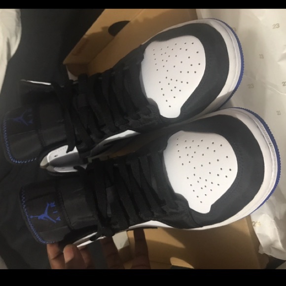 Jordan 1s mid se - Picture 1 of 4